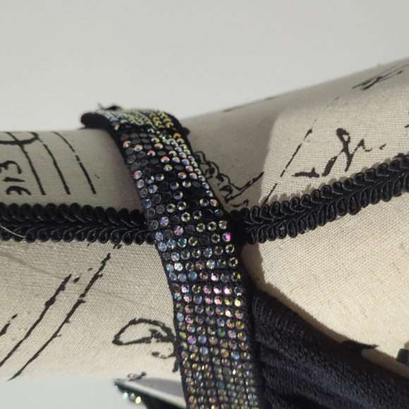 Elegant Black Embellished Women's Jumpsuit - Picture 4 of 6